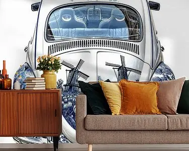 aanblik van de Achterkant van een oude volkswagen kever voorzien van Delfts blauwe afbeeldingen Oferta