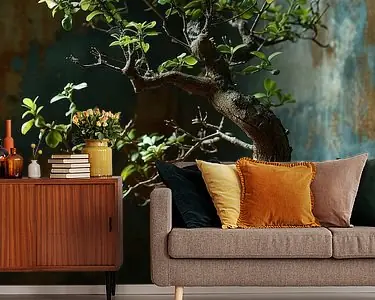 Een bonsai boom als stilleven op een oude houten tafel in Japan Zwrot pieniędzy