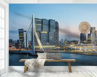 Autentyczny Rotterdam Erasmusbrug bij avond