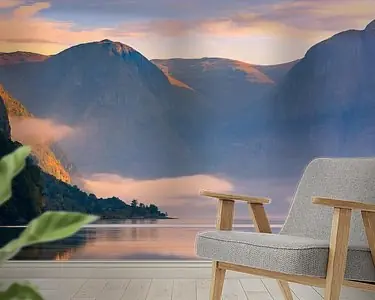 Zonsopkomst in hetAurlandsfjord, Noorwegen Autentyczny