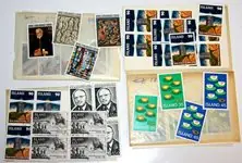 Szybka dostawa IJsland - Partij met dubbelen 24 zakjes en 2 vellenmappen