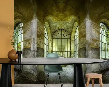 Gang met driesprong in een verlaten ziekenhuis Tylko dziś