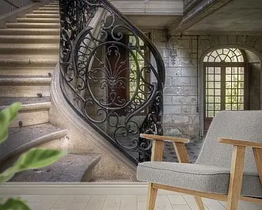 Premium Trap in een Verlaten Kasteel.