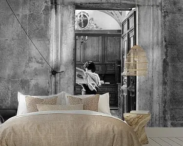 Reading a newspaper Niska cena