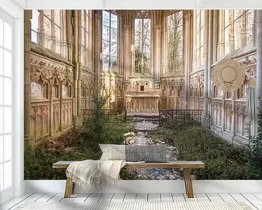 Niska cena Verlaten Kapel met Planten.