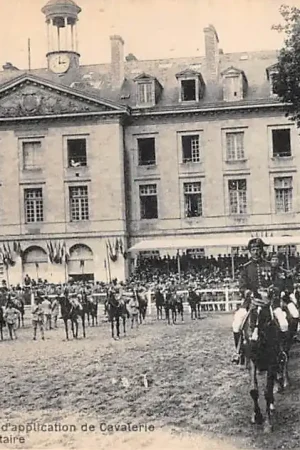 Najlepsza cena Frankrijk Saumur (M.-et-L.) Ecole d'application de Cavalerie Carrousel miltaire Militair Soldaten te paard France Europa HC58229