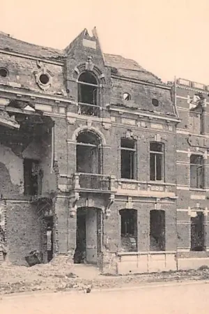 Popularny België Ieper Ruïnes op het Stationsplein Ruins at the Station Place at Ypres 1914-1918 WO1 Vlaanderen Europa HC58226