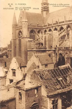 Premium België Veurne Kathedraal en oude huizen door WO1 beschadigd 1914-1918 Guerre War Europa HC53351