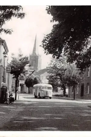 Szybka dostawa Hoog Elten 1952 Kloosterstraat met autobus Duits dorp op dat moment tijdelijk bij Nederland gevoegd Duitsland Europa HC52585