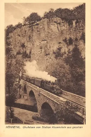 Premium Duitsland Hönnetal Uhulfesen von Station Klusenstein aus gesehenBahn Deutschland Europa Zug Treinen SpoorwegenHC51440