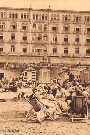 Promocja België Blankenberghe Hotel Bristol en strand met badgasten Europa HC51359