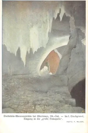 Premium Oostenrijk Dachstein Riesen-eishohe bei Obertraun, Ob.-Ost. Im I. Eisabgrund; Eingang in die grosse Eiskapelle Grot Österreich Austria Europa HC51125