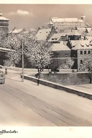 Kup teraz Duitsland Nürnberg Wilhelm Guftloffbrucke in de sneeuw met tram Winter Deutschland Europa HC51082