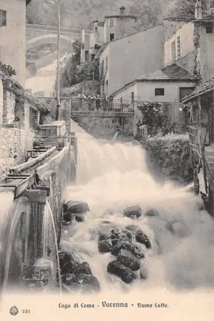 Nowość Italië Varenna Lago di Como fiume Lotte Waterval Italia Europa HC50974