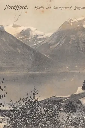 Niska cena Noorwegen Nordfjord Hjoelleved Opstrynvand Yngvar Nielsens Tind i Baggrunden 1906 Norge Norway Europa HC49034