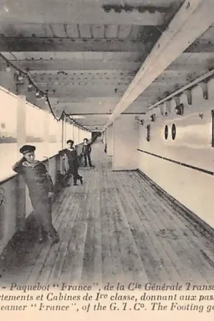 Kup teraz Frankrijk Le Havre La Paquebot France de la Cie. Generale Transatlantique Pont promenade a la hauteur des Appartements et Cabines de 1re classe Scheepvaart Schepen Europa HC48797
