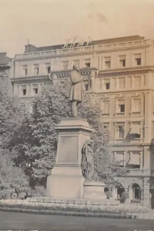 Ostatnia szansa Finland Helsinki Esplanaadi Helsingfors Esplanaden Monument Johan Ludvig Runeberg Poëet Suomi Europa HC48718