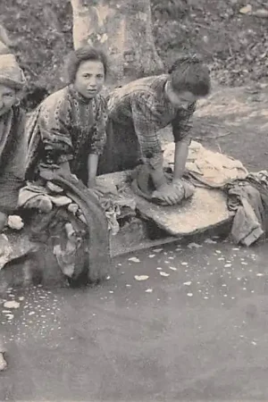 Autentyczny Italië Vrouwen aan de was Italia Europa Vintage HC48433