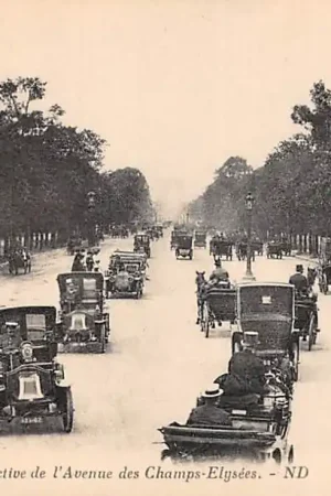 Tylko dziś Frankrijk Paris Perspective de l'Avenue des Champs-Elysees Auto Paard en wagens Standbeeld France Europa HC48431