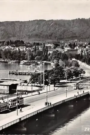 Zwitserland Zurich Quaibrucke und Uetliberg Trams Schweiz Suisse Switzerland Europa HC47789 Zwrot pieniędzy