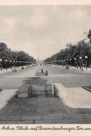 Darmowa dostawa Duitsland Berlin Ost-West-Achse Blick auf Brandenburger Tor und Rathaus Deutschland Europa HC47533