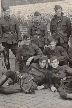 Zamów teraz België Deurne Soldaten Kazerne Militair Fotokaart F. van Camp. 10 Cogelsplein, Deurne (Noord) HC45373