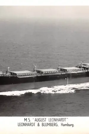 Wyprzedaż Schepen Scheepvaart m.s. August Leonhardt Leonhardt & Blumberg Hamburg Luchtfoto Schepen Scheepvaart Duitsland Deutschland Europa HC45189