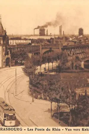 Ostatnia szansa Frankrijk Strasbourg Les Ponts du Rhin Vue vers Kehl met tram 1926 France Europa HC45080