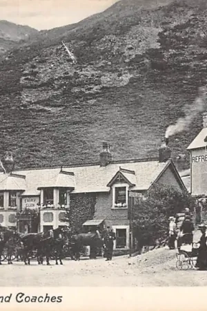 Engeland Wales Dwygyfylchi Village and Coaches Postkoets met paarden England Europa HC44932 Zwrot pieniędzy