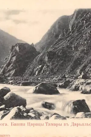 Autentyczny Georgië Kaukasus Kyslovodsk \\u10e1\\u10d0\\u10e5\\u10d0\\u10e0\\u10d7\\u10d5\\u10d4\\u10da\\u10dd, Sakartvelo Darjalkloof Georgische militaire weg Toren van Koningin Tamara in de DarialskoeEuropa HC43263