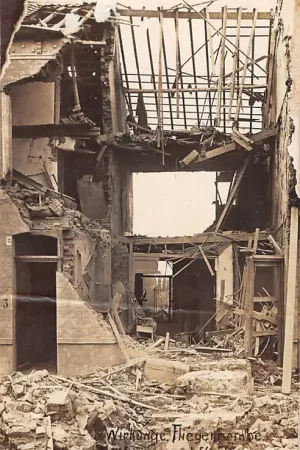 België WO1 1914-1918 Wirkunge Fliegerbombe Moscron 5\\/7 1918 Duitse fotokaart Militair Vliegtuigen Duitsland Deutschland Europa HC42367 Zwrot pieniędzy