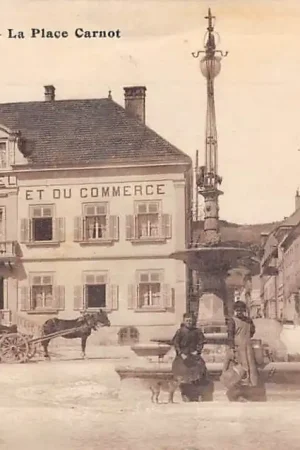 Autentyczny Frankrijk Morteau Doubs La Place Carnot Note Hotel de la Guimbarde et du Commerce Henri Nappey France Europa HC41560