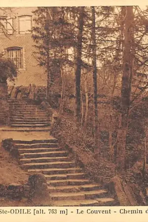 Frankrijk Mont Sainte Odilr Le couvent Chemin de Ronde Klooster France Europa HC39463 Zwrot pieniędzy