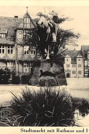 Duitsland Wolfenbüttel Stadtmarkt mit Rathaus und Herzog-August Denkmal Deutschland Europa HC39393 Wysoka jakość
