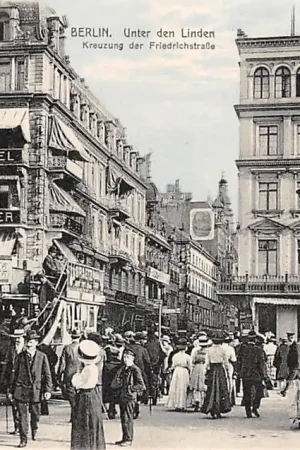 Tani Duitsland Berlin Unter den Linden Kreuzung Friedrichstrasse Deutschland Europa HC37730