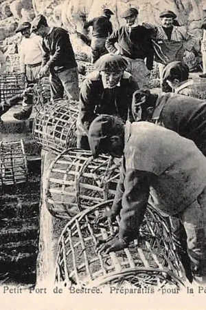 Frankrijk Pointe-du-Raz Petit Port de Bestree Praparatifs pour la Peche des Langoustes France Europa Vissers HC37386 Wyprzedaż