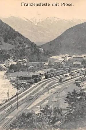Zamów teraz Oostenrijk Franzenfeste mit Plose Station emplacement met treinen Spoorwegen Austria Österreich Europa HC36213