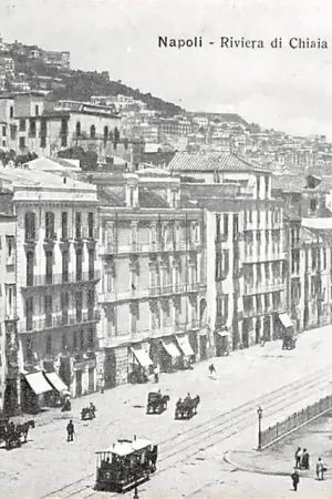 Zamów teraz Italië Napoli Riviera di Chiaia e Castel Sant'Elmo Paardentram Tram Italia Europa HC35636