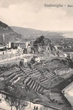 Ostatnia szansa Italië Ventimiglia Panorama di levante e spiaggia Italia Europa HC35048
