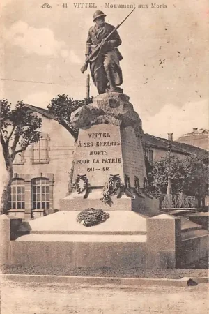 Frankrijk Vittel a ses Enfants morts pour la Patrie 1914 - 1918 Neufchateau Vosges Monument WO1 Militair France Europa HC34253 Rabat