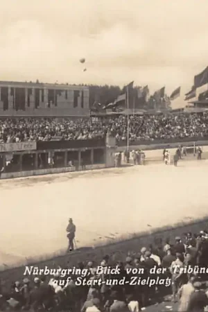 Duitsland Nürburg bei Adenau Nürburgring Blick von der Tribune auf Start-und-Zielplatz 1929 type fotokaart Renn- und Prufungs-Strasse Race Circuit Auto Sport 1930 Deutschland Europa HC33035 Ekspresowa dostawa