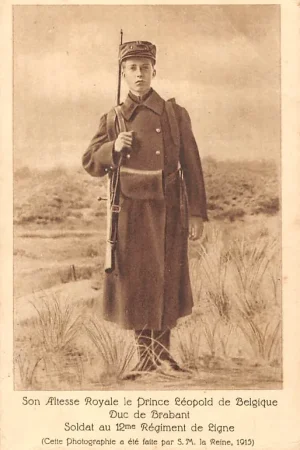 België WO1 1914-1918 Son Altesse Royale le Prince Leopold de Belgique Duc de Brabant Soldat au 12me Regiment de Ligne 1915 Militair Europa HC32348 Zamów teraz