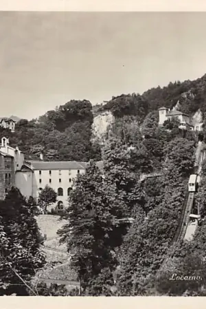 Zwitserland Locarno Madonna del Sasso met bergspoor en trein Spoorwegen Schweiz Suisse Switzerland Europa HC31403 Oryginalny
