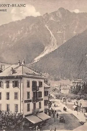 Zwitserland Chamonix Mont-Blanc Avenue de la gare et le Brevent Schweiz Suisse Switzerland Europa HC30318 Rabat