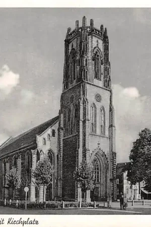 Ostatnia szansa Duitsland Oelde i. W. Kath. Kirche mit Kirchplatz Deutschland Europa HC26971