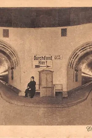 Duitsland Hamburg Elbtunnel Innenansicht Deutschland Europa HC26972 Oryginalny