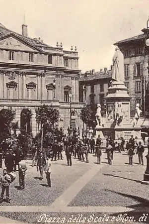 Italië Milano Piazza della Scala e. Monument di Leonarda da Vinci Italia Europa HC24416 Oferta