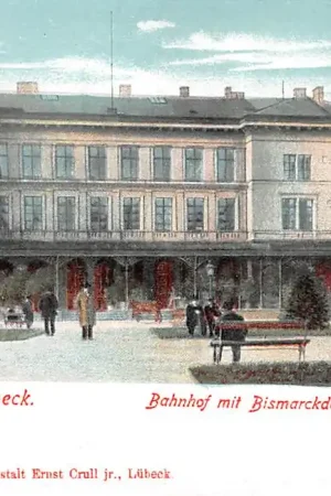 Duitsland LübeckBahnhof mit Bismarckdenkmal Station Spoorwegen Deutschland Europa HC21101 Premium