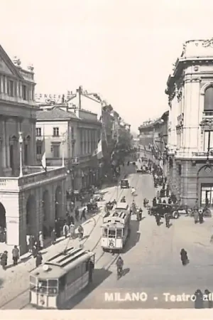 Tylko dziś Italië Milano Teatro alla Scala e Via Manzoni Tram Italia Europa HC21089