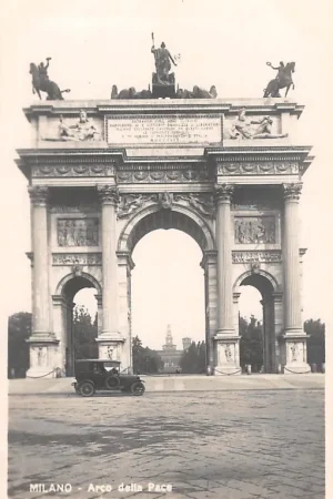 Popularny Italië Milano Arco della Pace Auto Italia Europa HC21082